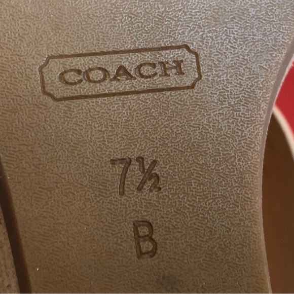 NIB COACH s7.5 thong sandals Gorgeous soft leather Rare find! Neon grn trim - Picture 5 of 9